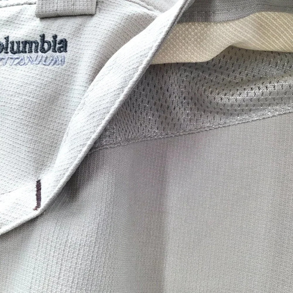 Womens Columbia Titanium Cargo Pants 10 OmniTech Convertible Shorts Khaki Vented - Picture 6 of 13